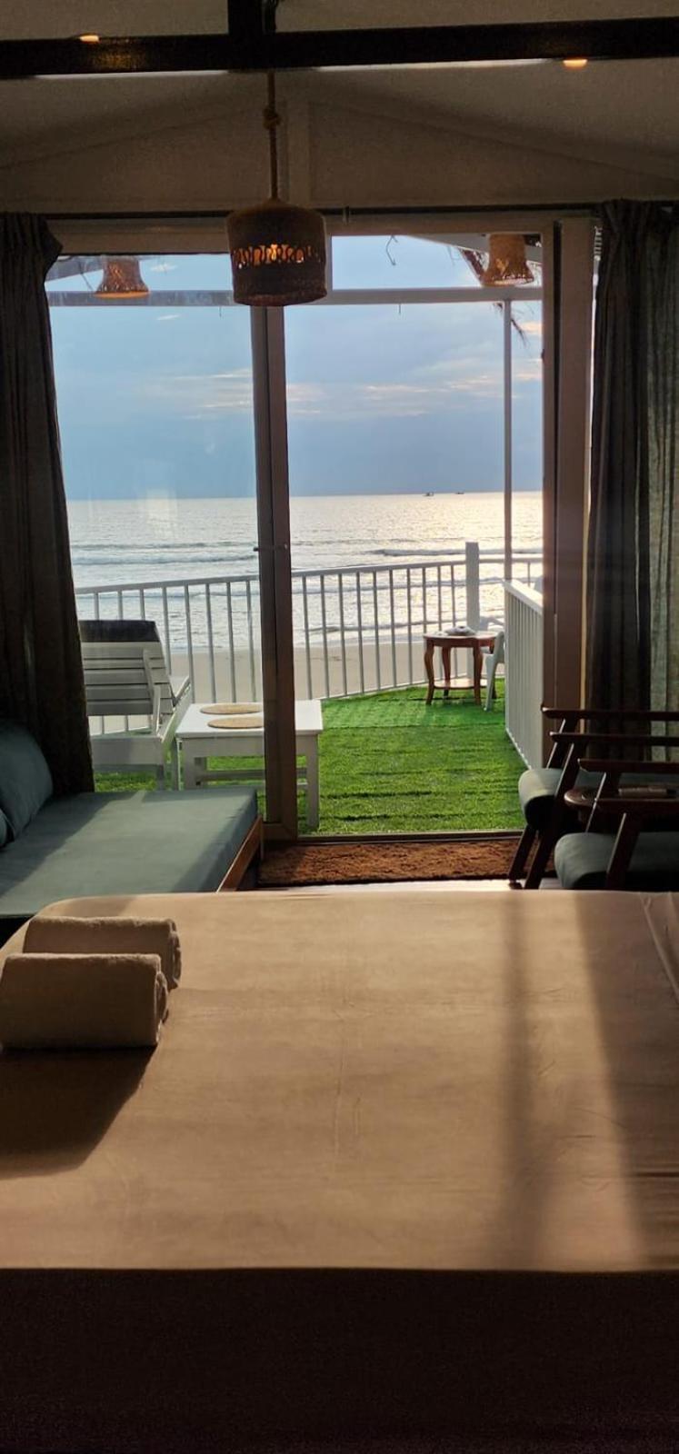 Aqua Beach Stays Ashwem Mandrem Exteriér fotografie